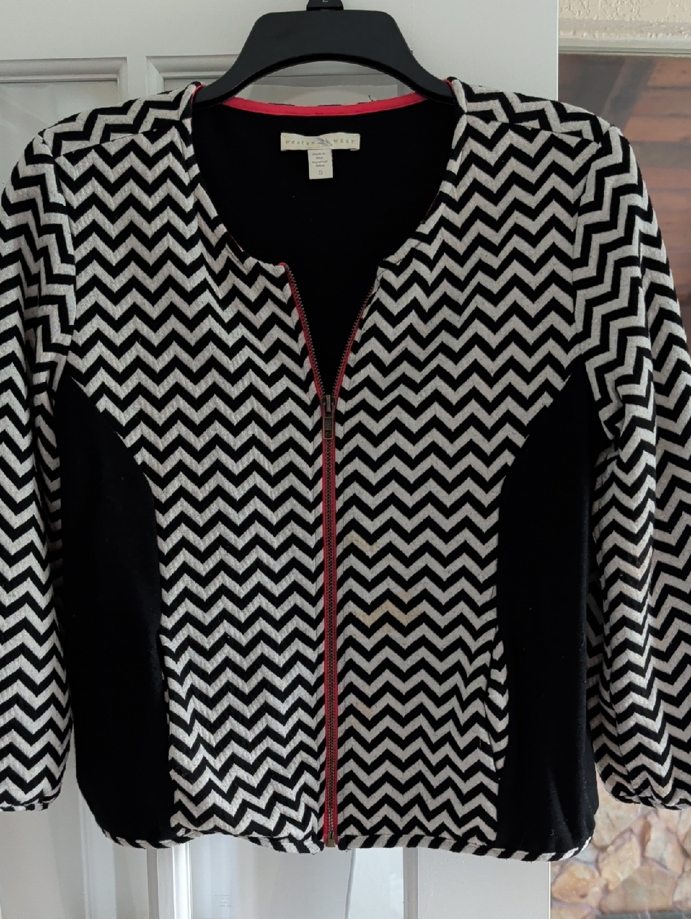 White and Black Zigzag Zip Front Cardigan with Red Trim